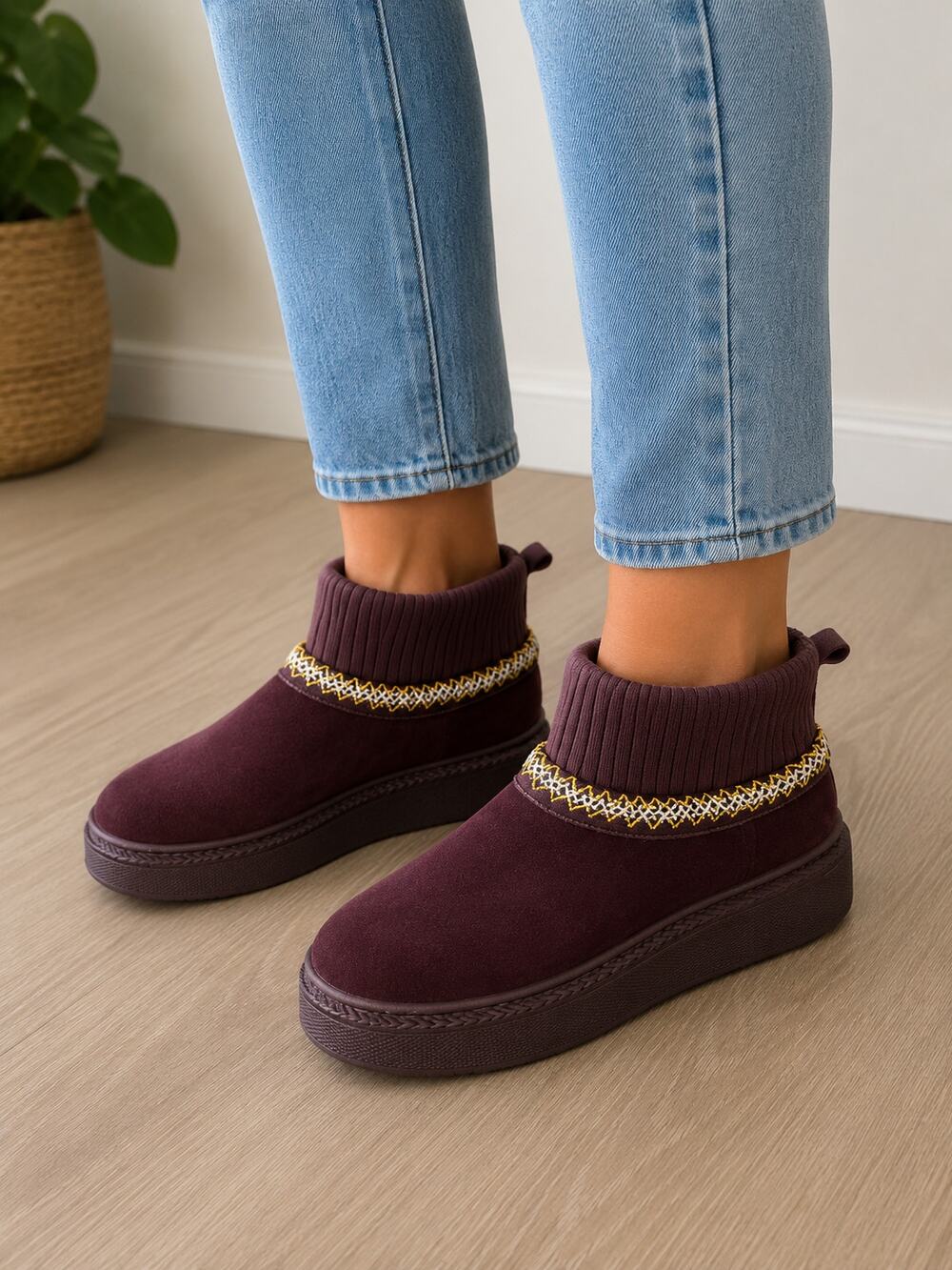 NWOT Women’s Brown Faux Suede Platform Slipper Boots Fleece Lined EU 40 US 9